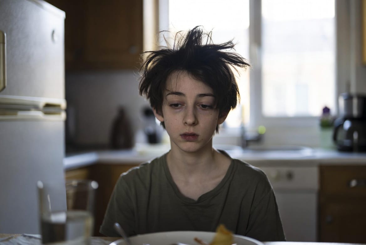 Die 6,5-Stunden-Krise: Warum dein Teenager morgens wie ein Zombie aussieht